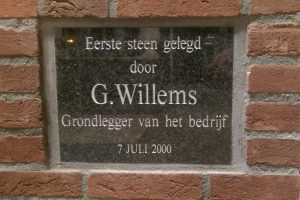 Eerste steen Willems Sierbestrating